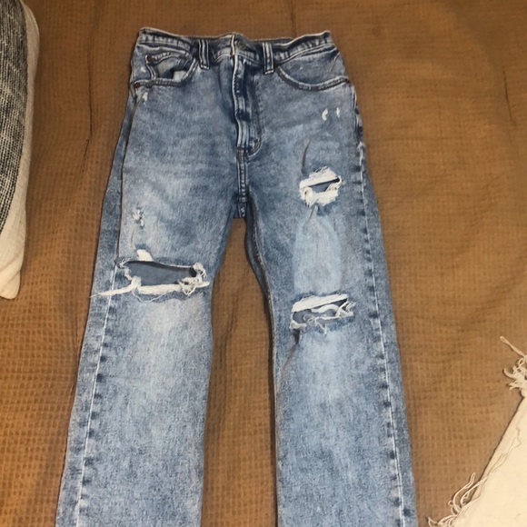 Light wash Abercrombie straight jeans. 26 short - Picture 3 of 6